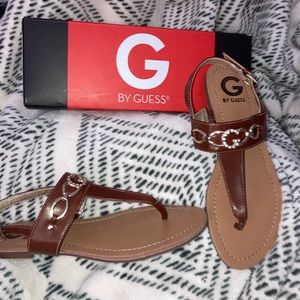 Beautiful Guess sandals w/diamond accent adjustable straps & rubber soles size 7